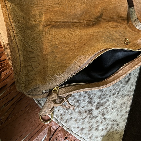 Alligator hide appearance pursed with hair on hide RFID wallet - Picture 5 of 9